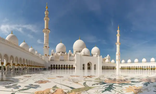 La Gran Mezquita Sheikh Zayed al anochecer, Abu Dabi